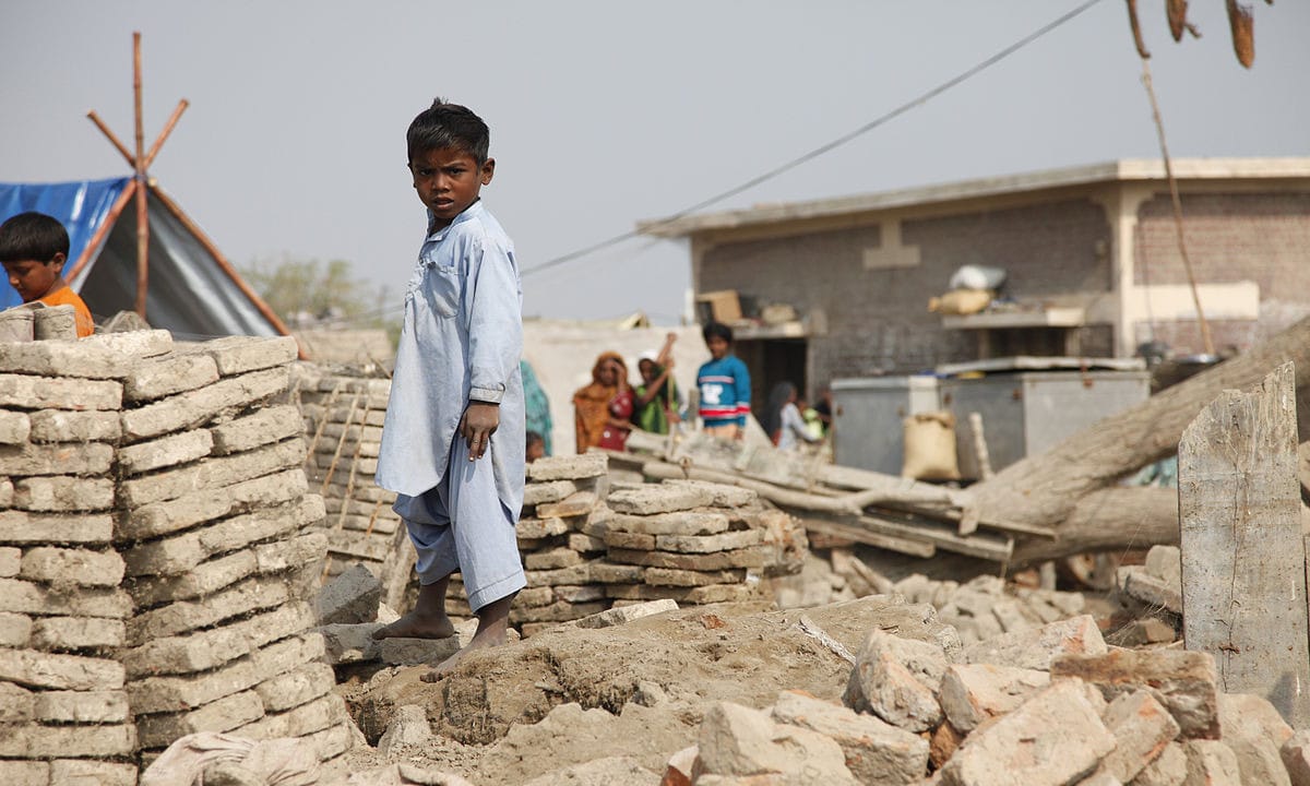 displaced children weather