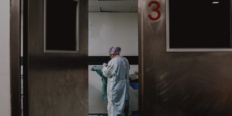 Pros & Cons of Medicare Advantage Plans