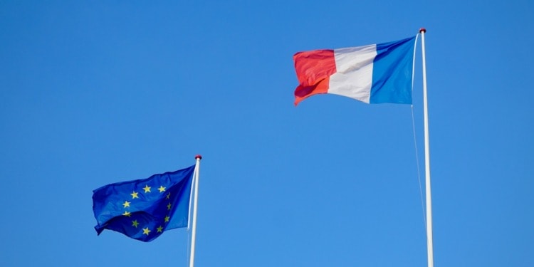 ESG news regarding EU easing ESG reporting, Leonardo DiCaprio’s sustainable investment, Boeing partnering with Norsk e-fuel, Cafe Ube trialling carbon labelling