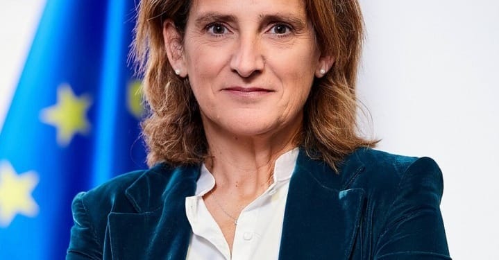 ESG news regarding EU green finance debate, US firms under investigation, tokenized real estate surge, EU energy savings