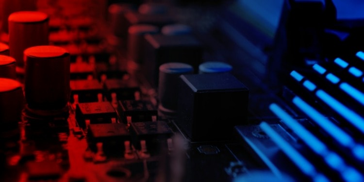 ESG news regarding China accusing Taiwan over chips, Trump’s $5 million gold visa, LNG demand to rise by 60% by 2040, CICC and Galaxy to merge