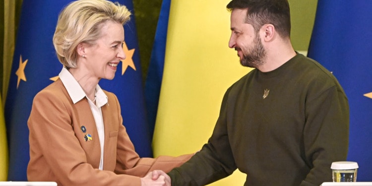 Volodymyr Zelensky, on the right, and Ursula von der Leyen