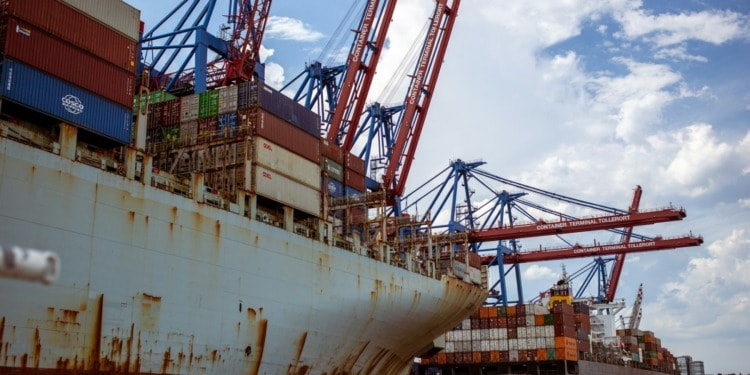 Oil Prices Rise on China-US Talks, Iran Fears