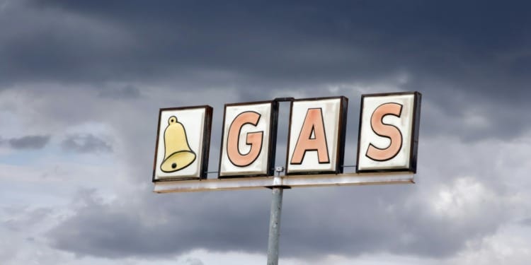 ESG News regarding Petronas’ potential business deals with Commonwealth LNG, High costs of climate disasters in 2025, Amazon-backed Glacier raises funds to deploy recycling robots, Pioneering carbon capture startup to decarbonise diesel freight trains.