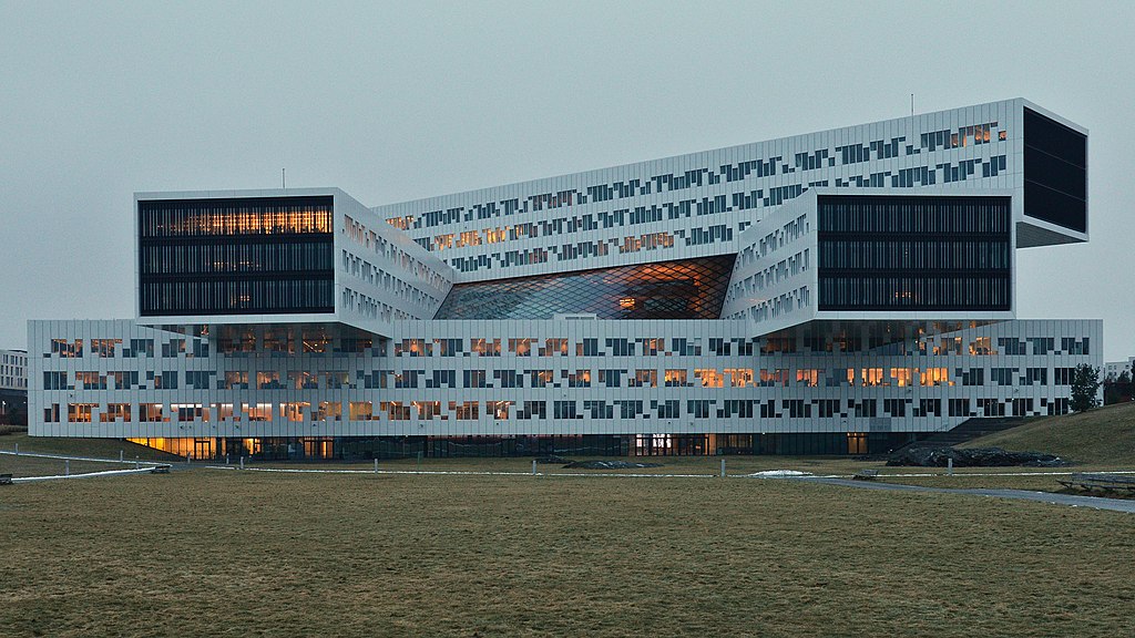 Trump Restarts $5Bn, 810 MW Empire Wind Project