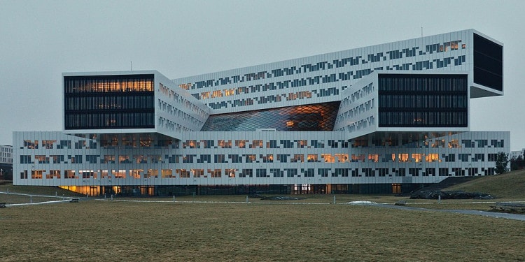 Trump Restarts $5Bn, 810 MW Empire Wind Project