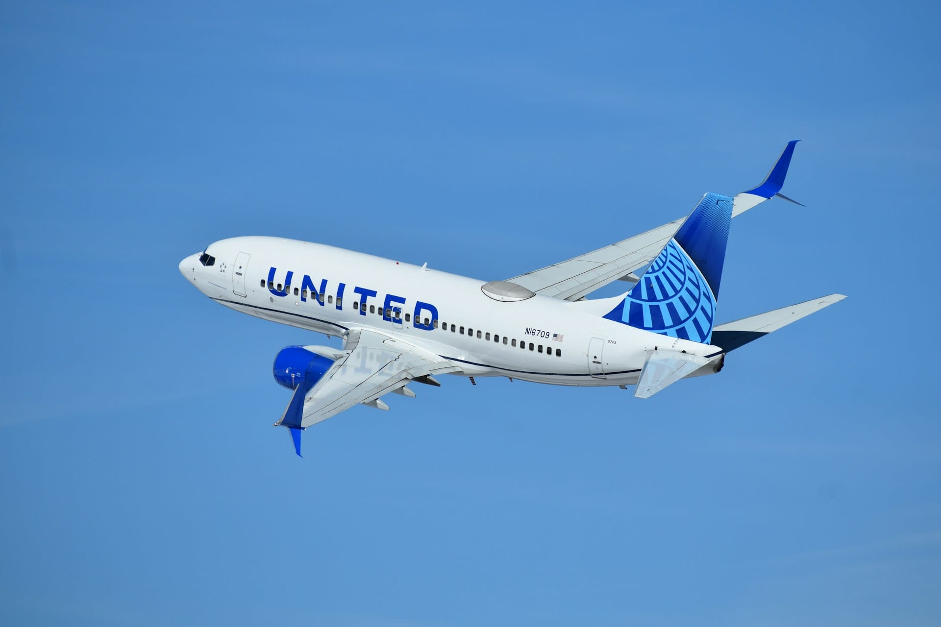united airlines committed to sustainability goals