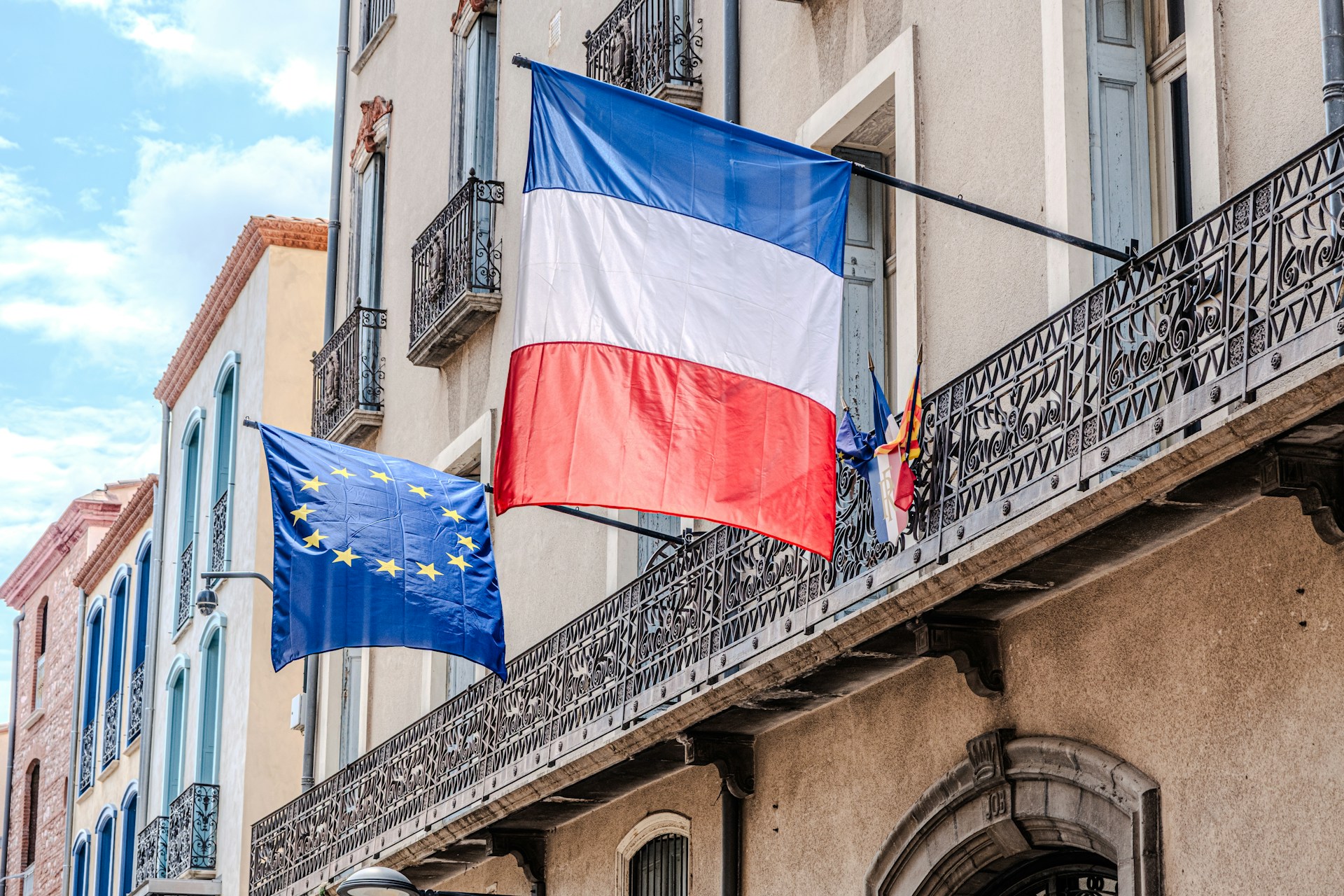 ESG news regarding Choose France business summit gaining 20 billion euros of investments, Honda cutting EV investment, Brazil’s re.green gaining funding, and offshore wind tender in Norway