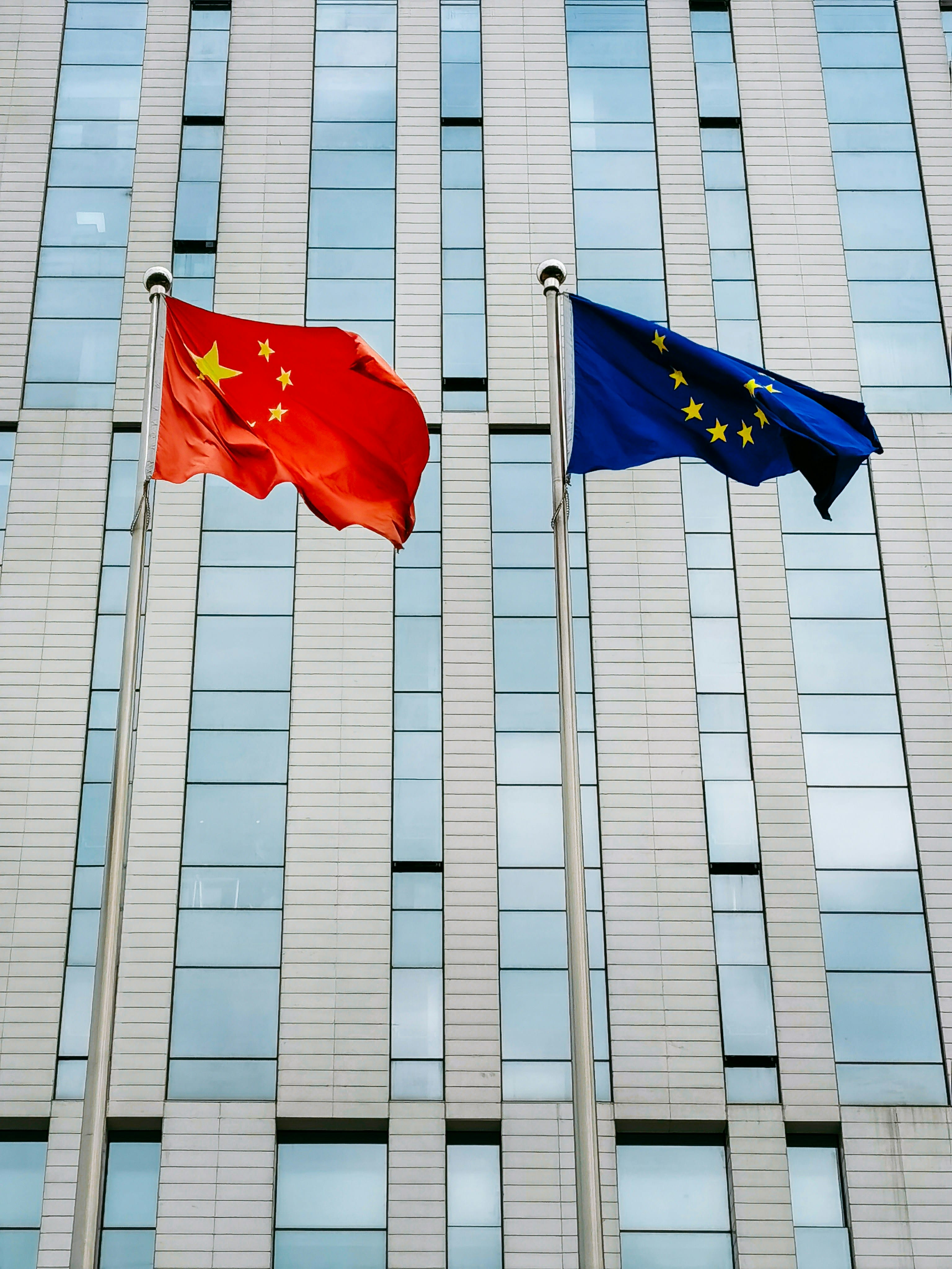 EU and China strengthen sustainable finance ties amid geopolitical tensions.