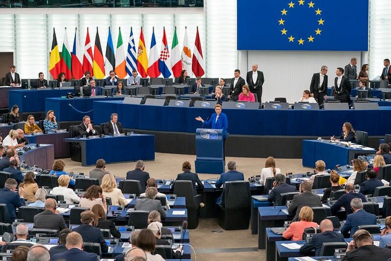 EU Prepares Trade Retaliation as Trump Pushes 30% Tariffs