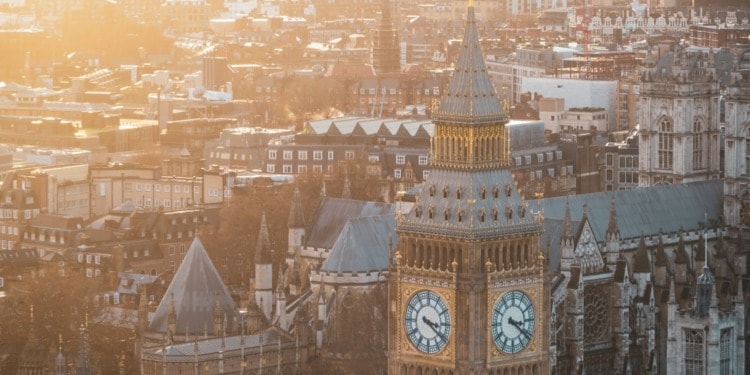 ESG news regarding UK abandoning green taxonomy for sustainability reporting, South Africa energy company Eskom switching to mainly clean energy, fish populations increasing in EU, and China’s increased focus on AI technologies