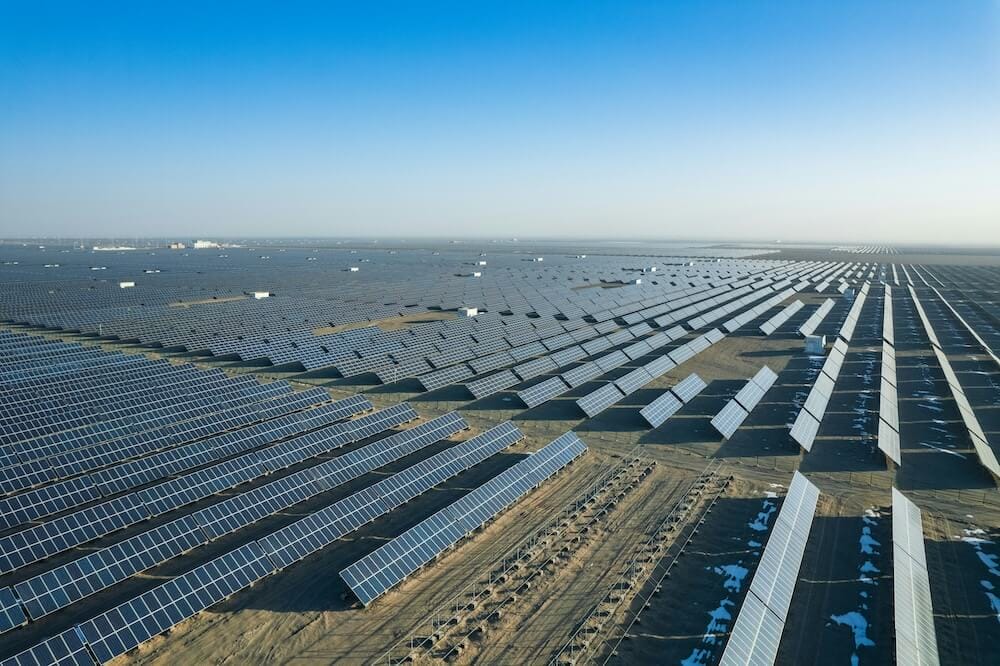 China Accounts For 74% of Global Solar and Wind Projects