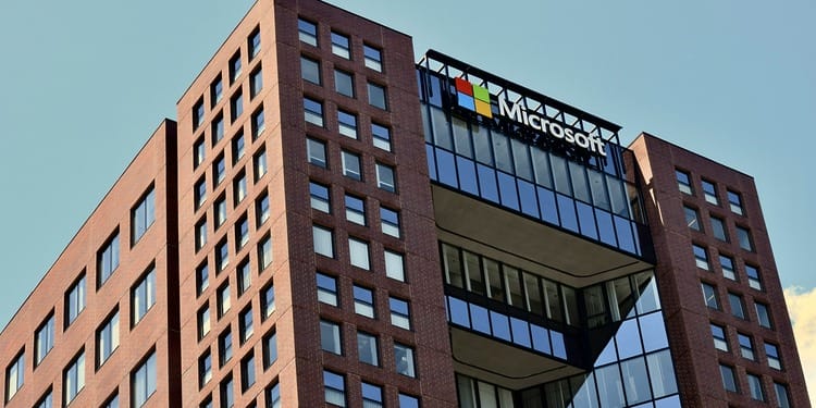 ESG News regarding Microsoft’s wind power deal with Iberdrola in Spain, OECD and EPO findings on the quantum sector’s maturation, SBTi’s pilot of a net-zero standard for power companies, and the European Commission’s proposed expansion of the Carbon Border Adjustment Mechanism.