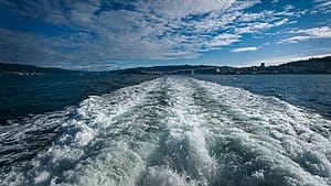 ESG News regarding Trump’s push for Venezuelan oil, the impact of Venezuelan oil on the environment, Kawasaki’s new liquid hydrogen ship, and China’s new reporting requirements