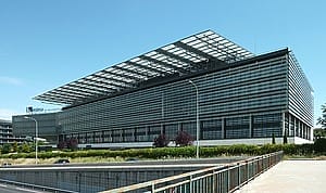 ESG news regarding Trump pausing global tariff increase, U.S. Supreme Court hearing oil companies’ appeal in Boulder climate lawsuit, Sam Altman defending AI energy use, and Endesa unveiling €10.6 billion plan to strengthen Spain’s power grids