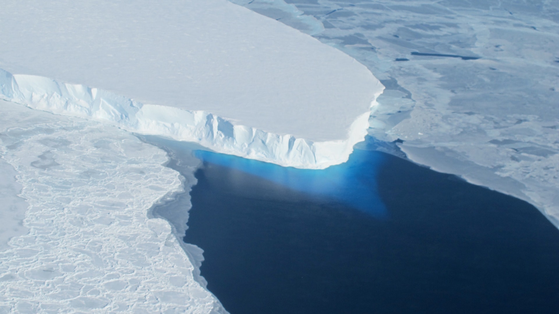 Underwater Wall to Protect the ‘Doomsday Glacier’: Necessary Intervention or Costly Distraction?