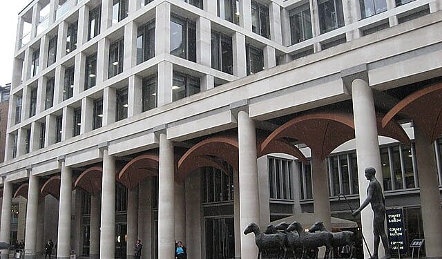 ESG News regarding LSEG launch of new scoring framework to improve transparency across global markets, China indecisive between renewable energy and emissions, France committing to oil tanker defense in the Strait of Hormuz, and EU preparing a fund for renewable energy expansion