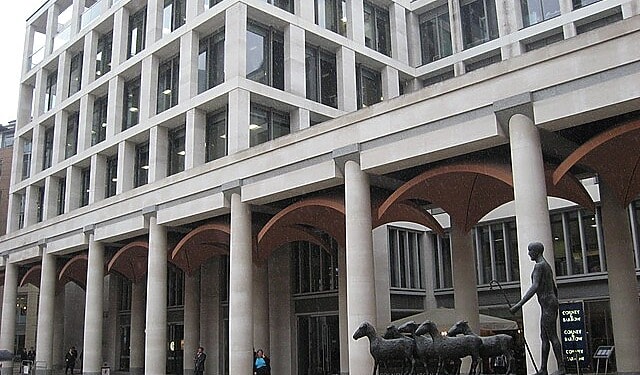 ESG News regarding LSEG launch of new scoring framework to improve transparency across global markets, China indecisive between renewable energy and emissions, France committing to oil tanker defense in the Strait of Hormuz, and EU preparing a fund for renewable energy expansion